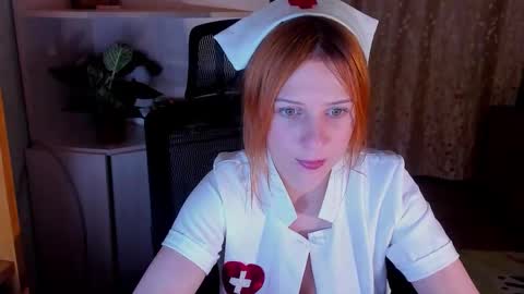 lyssan_xo online show from November 2025 05:11:01 PM