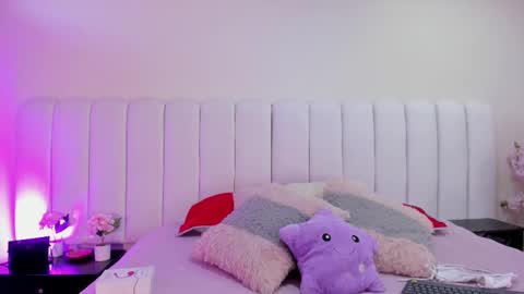 Lizzy smith  online show from September 2025 11:43:02 AM