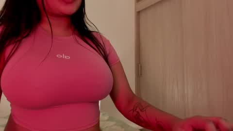 Snapshot of m1emilia chatting on July 2026 05:29:02 PM Emilia online show from July 2026 05:29:02 PM