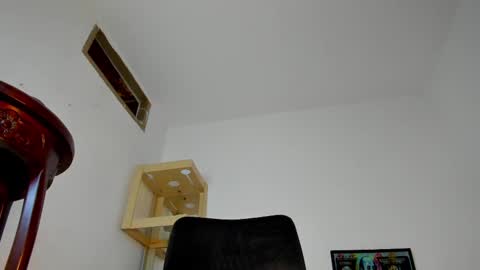 Snapshot of m1lk_choc chatting on March 2025 02:40:02 PM Mila online show from March 2025 02:40:02 PM