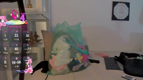 Snapshot of m1lk_choc chatting on January 2026 06:22:02 PM Mila online show from January 2026 06:22:02 PM