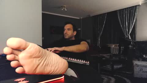 Snapshot of m4st3r_0f_d0m1n4nc3 chatting on December 2024 11:08:01 PM ready to cum online show from December 2024 11:08:01 PM