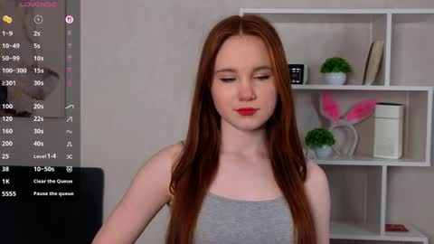 Holly online show from April 2026 03:09:02 PM