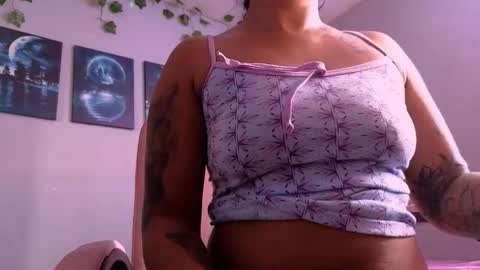 Snapshot of macey_hairy chatting on October 2025 02:29:01 PM Macey Elliot Modelo Independiente online show from October 2025 02:29:01 PM