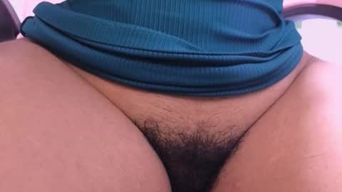 Snapshot of macey_hairy chatting on December 2025 09:42:02 PM Macey Elliot Modelo Independiente online show from December 2025 09:42:02 PM