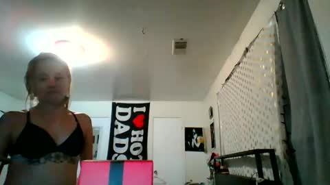 maceyloves online show from May 2026 12:08:01 AM