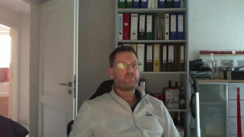 macfly67 online show from December 2024 02:22:02 PM