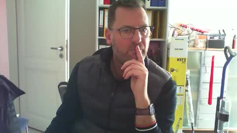 macfly67 online show from January 2026 08:18:01 AM