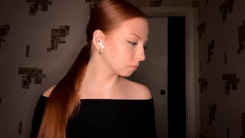 Snapshot of machelleunderdahl chatting on June 2026 10:16:01 PM Nicole online show from June 2026 10:16:01 PM