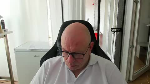 Andy online show from April 2026 09:41:02 AM