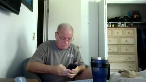 Snapshot of mackdocc001 chatting on July 2026 05:15:01 PM mackdocc001 online show from July 2026 05:15:01 PM