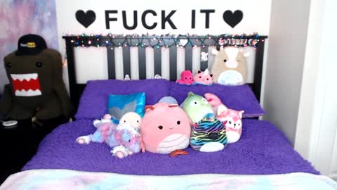 Mackenzie Wolfe online show from December 2024 07:58:02 AM