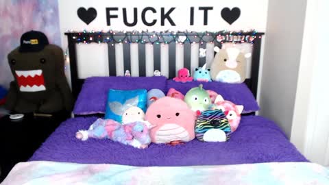 Mackenzie Wolfe online show from December 2024 08:01:01 AM