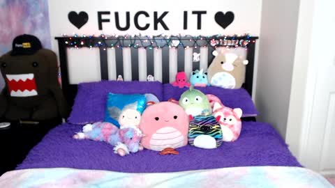 Mackenzie Wolfe online show from December 2024 07:17:02 AM