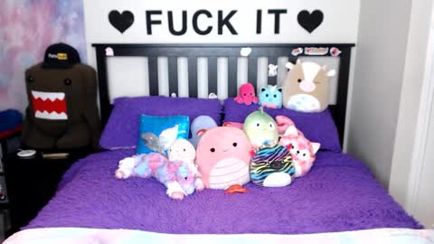 Mackenzie Wolfe online show from February 2026 04:55:02 AM