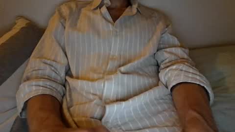 Snapshot of macronaron chatting on July 2026 10:29:02 PM macronaron online show from July 2026 10:29:02 PM