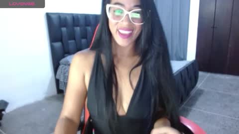 Snapshot of madam_klauss chatting on October 2025 06:14:01 AM EMILY online show from October 2025 06:14:01 AM