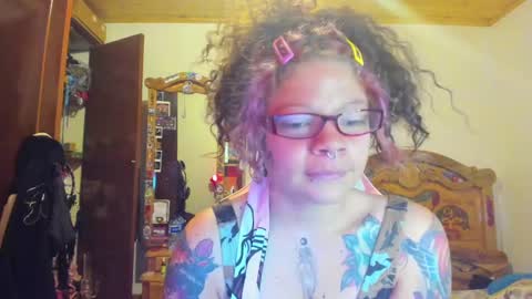 Snapshot of madam_sativa chatting on February 2025 05:08:01 PM di online show from February 2025 05:08:01 PM