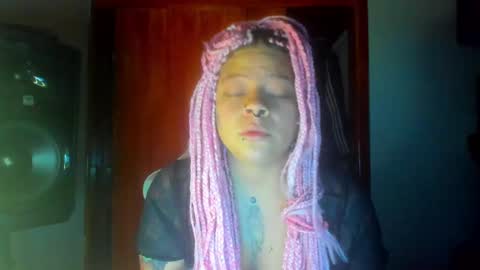 Snapshot of madam_sativa chatting on September 2025 11:18:01 PM di online show from September 2025 11:18:01 PM