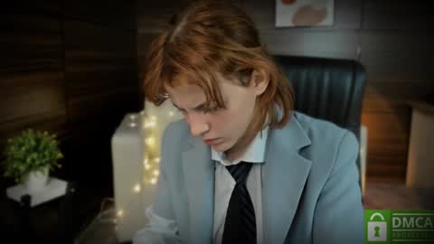 Ulis online show from December 2024 10:05:01 PM