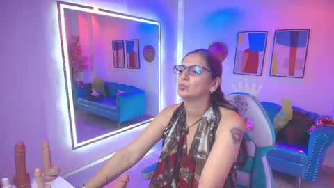 Snapshot of madame_scarllet chatting on April 2026 11:37:01 AM Madame Scarllet online show from April 2026 11:37:01 AM