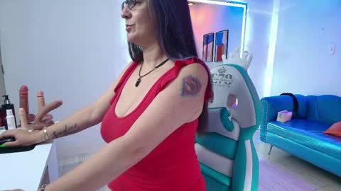 Snapshot of madame_scarllet chatting on June 2026 11:33:01 AM Madame Scarllet online show from June 2026 11:33:01 AM