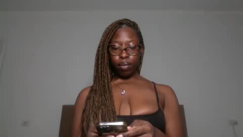 Snapshot of madamindigo chatting on January 2025 09:39:02 PM YourMadamIndigo online show from January 2025 09:39:02 PM