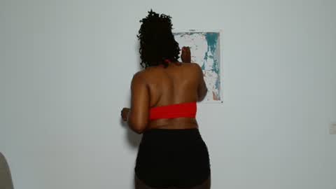Snapshot of madamindigo chatting on April 2026 04:52:02 PM YourMadamIndigo online show from April 2026 04:52:02 PM