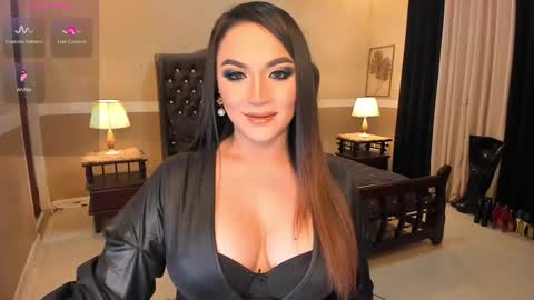 Snapshot of madammistressdominatrixxx chatting on September 2025 12:12:01 AM Alison Kloss online show from September 2025 12:12:01 AM