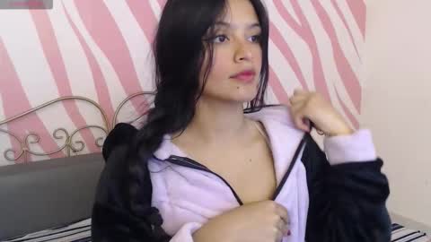 Snapshot of maddie__cute chatting on October 2025 08:42:02 PM Maddie Cute online show from October 2025 08:42:02 PM