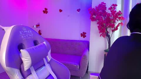 maddie_t18 online show from February 2026 11:09:02 AM