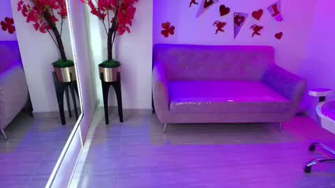 maddie_t18 online show from February 2026 11:31:02 AM