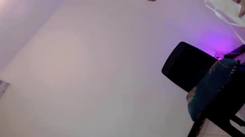 Snapshot of maddiejackson chatting on January 2025 05:23:01 PM Im ZY DONT FORGET TO FOLLOW ME - online show from January 2025 05:23:01 PM
