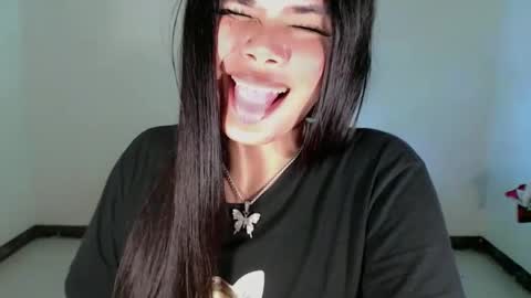 Snapshot of maddiejackson chatting on February 2025 03:40:01 PM Im ZY DONT FORGET TO FOLLOW ME - online show from February 2025 03:40:01 PM