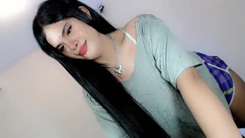 Snapshot of maddiejackson chatting on March 2025 01:48:01 PM Im ZY DONT FORGET TO FOLLOW ME - online show from March 2025 01:48:01 PM