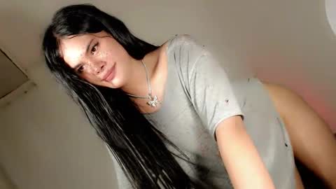 Snapshot of maddiejackson chatting on March 2025 06:53:02 AM Im ZY DONT FORGET TO FOLLOW ME - online show from March 2025 06:53:02 AM