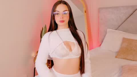 Maddison online show from April 2026 08:32:01 PM