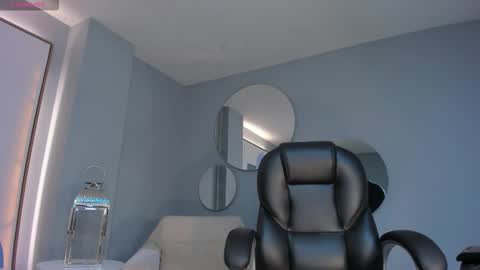 Maddison online show from November 2025 03:50:01 AM