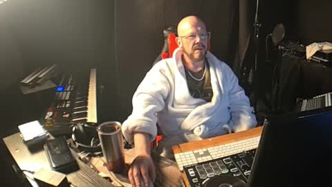 maddox840 online show from May 2026 08:30:01 AM