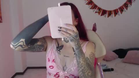 Snapshot of maddy_vicius19 chatting on October 2025 08:42:01 PM maddy_vicius19 online show from October 2025 08:42:01 PM