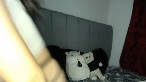 Snapshot of madelainee_buk chatting on February 2025 02:49:02 AM Buk online show from February 2025 02:49:02 AM