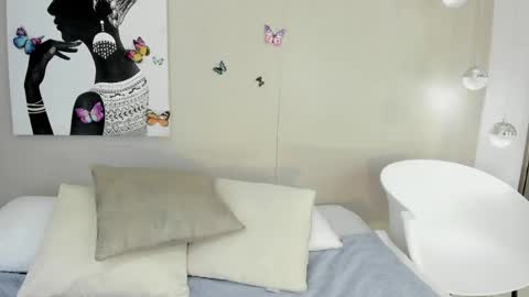  Madeline  online show from May 2026 01:52:01 PM