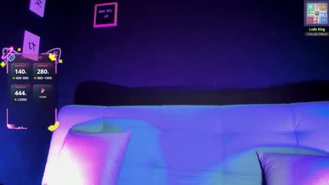 Madison Watson online show from November 2025 11:44:01 AM