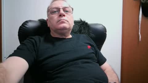 MaduroHot2025 online show from April 2026 11:38:01 AM