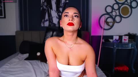 MadyLuxx online show from January 2025 05:39:01 AM