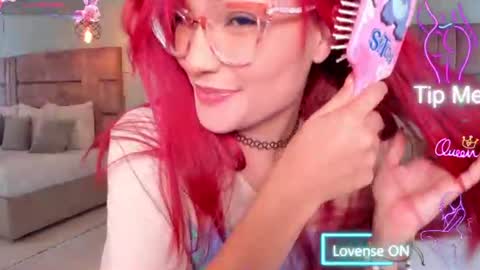 Mae Lyra online show from July 2026 05:00:01 PM