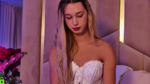 M. online show from October 2025 06:30:02 PM