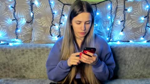 Maggie online show from December 2024 04:02:02 AM