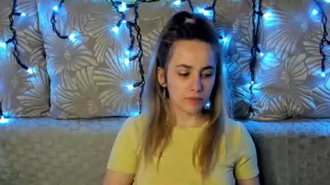 Snapshot of maggiecake chatting on June 2026 12:42:01 AM Maggie online show from June 2026 12:42:01 AM