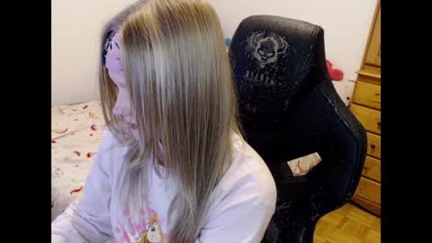 Snapshot of maggieswaggy chatting on January 2025 07:28:01 PM Magdalene Swaggy online show from January 2025 07:28:01 PM